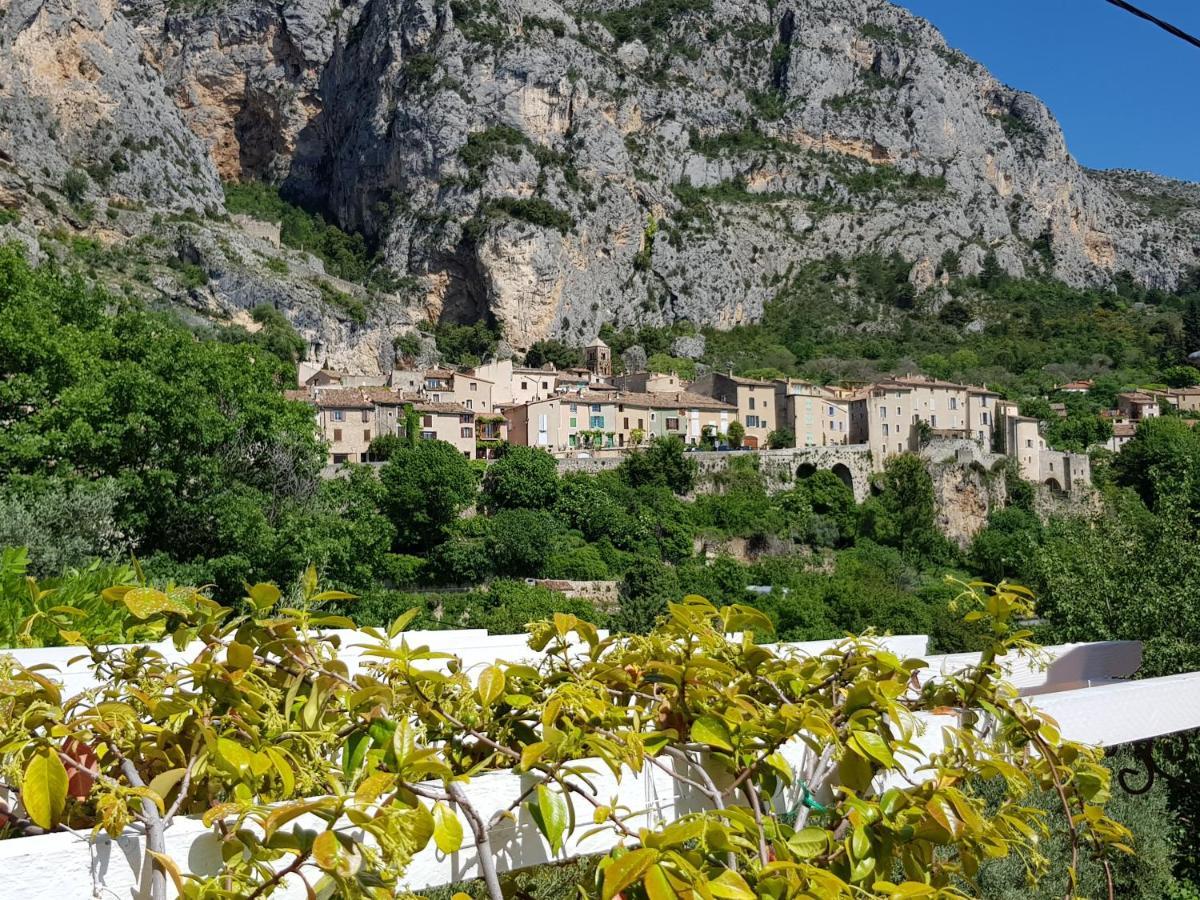 Bastide Des Oliviers Bed and Breakfast Moustiers-Sainte-Marie Exteriör bild